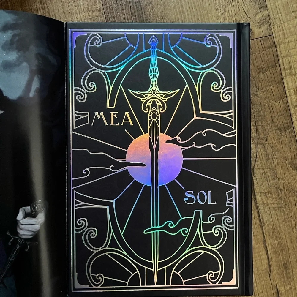 Of Shadow and Moonlight Exclusive Edition - Picture 3 of 7